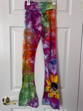 Tie-Dye Flared Leggings with Sunflower Accent